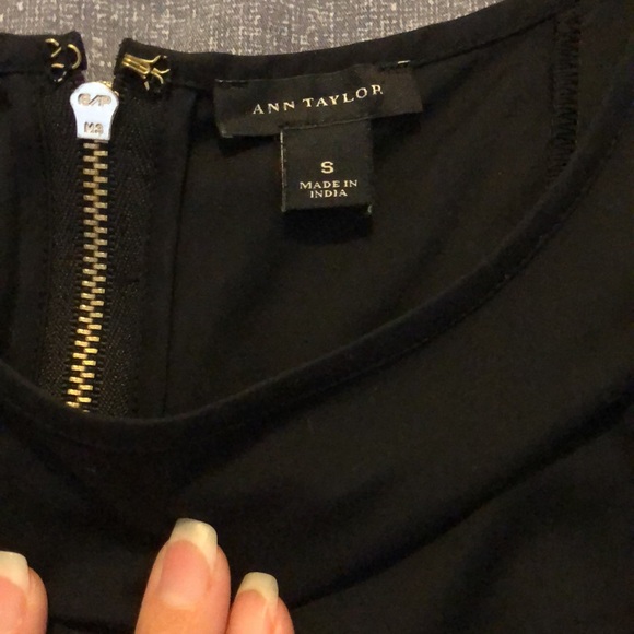 Black sleeveless shirt with zipper in back - Picture 3 of 5